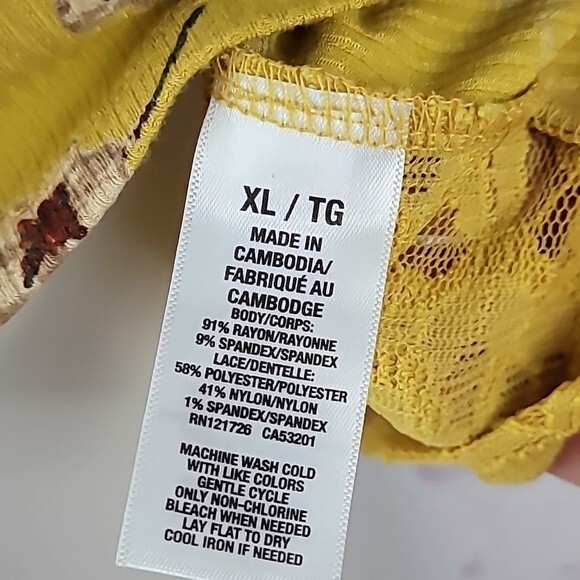 Aeropostale yellow flower print tank top with lace backing. NWT. Size XL - Picture 5 of 6